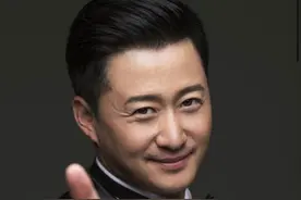 47岁吴京旧照曝光！浓眉大眼不输小鲜肉，谢楠初中就喜欢他？图片