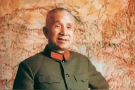 84年粟裕病逝后，夫人楚青携骨灰来到南京，王必成为何事大为恼火图片
