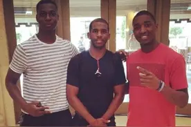 现役身高注水的5大球星，利拉德比库里矮半头，魔兽并不高图片