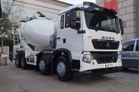 自重轻、动力强！这款国六法规版豪沃TX5 8×4轻量化搅拌车怎样？图片