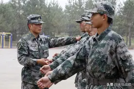 新训期间，不建议新兵父母到部队探亲，主要存在的3个原因图片