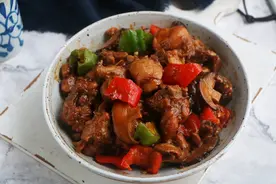 鸡腿别再红烧了，教你不加油的懒人吃法，软烂入味，炖一锅不够吃图片