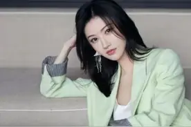景甜疑谈与张继科恋情，分手后受伤深难走出，男方却忙上恋爱节目图片