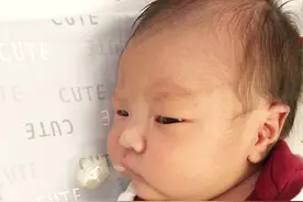 新生儿吃奶最怕五件事，妈妈没察觉娃却会不舒服，难怪会“吐奶”图片