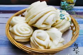 红楼梦美食揭秘，王熙凤娘家的乌鸡油花卷，女性再忙也要蒸来吃图片