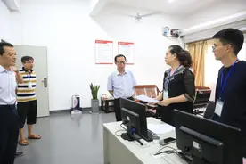 泉州师范学院：校长屈广清到招生录取现场检查指导工作图片