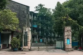重庆北碚废旧机械厂遗址，昔日辉煌远近闻名，如今破产满目疮痍图片