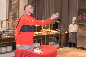 上港遭遇重创！曝大牌外援要求零转会费离队 中超刚斩获帽子戏法图片