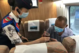 持续强降雨致列车晚点、停运，郑铁人全力服务旅客、抢修线路图片