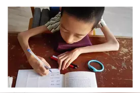 “我要成为中国霍金”这个体重只有18公斤的渐冻症少年被北航录取图片