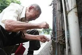 2013年，时隔65年后，百岁的台湾父亲终于找到江苏亲生女儿图片