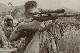 历史上最凶残的狙击手——一枪射穿敌人瞄准镜，精准击杀蛇蝎美女图片