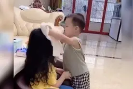 弟弟“老母亲”式伺候姐姐火了，二胎的正确打开方式，宠姐狂魔图片