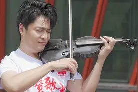 赞歌献给党 | 琴音袅袅 王微致山水间一诉衷肠图片