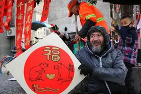 “拿一辈子寂寞，换取一生画画”，西安扇子哥会是下一个沈巍吗？图片