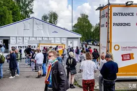 荷兰初步解封第一天，剧场和餐馆已“爆棚”，赌场还有空位图片