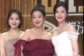 欢乐颂3新五美首次同台，32岁张佳宁站C位，杨采钰江疏影站旁边图片