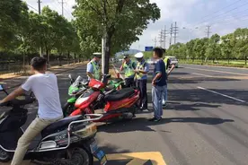 这三类电动车上路，要有驾照和车牌，望车主相互转达图片