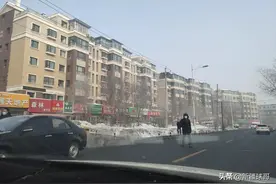 占地全国六分之一面积的新疆，为何只有四个地级市？图片