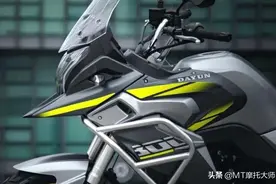 国产大运又出一款拉力车！售价不到2万，标配三箱，电喷水冷+ABS图片