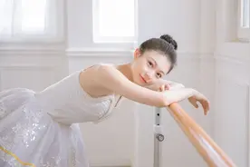 芭蕾美女 清丽性感 迷人私房写真图片