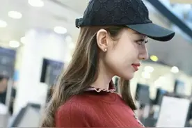 吉娜爱丽丝晒出美照，身材真的好迷人图片