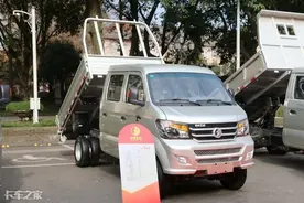 拉货同时还能兼顾家用，重汽王牌W1双排自卸车5.2万元起图片