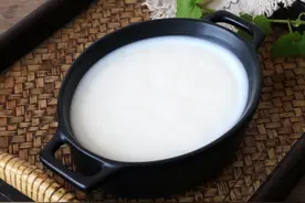 熬猪油，不要只加盐，多加2样牢记3点，猪油又香又白，久放不坏图片