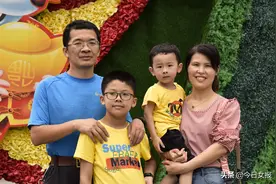 脱下迷彩服，穿上防护服，他深入隔离病区零距离记录战“疫”故事图片