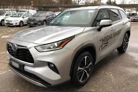 新款汉兰达实拍，香槟金外观+6缸动力，配置曝光，低配版也给力图片