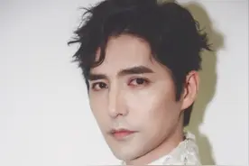 “音乐剧王子”阿云嘎的辛酸成名史，和他背后的贵人们图片