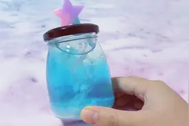 教你DIY超级治愈的天气瓶，轻轻摇晃就会下雪，看着心情都变好了视频封面