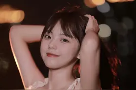 甜美少女丨你逆着光而来，胜过所有美好图片