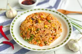 销魂炒饭之老干妈炒饭，食材丰富，香辣解馋，比扬州炒饭还要好吃图片