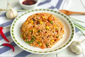 销魂炒饭之老干妈炒饭，食材丰富，香辣解馋，比扬州炒饭还要好吃图片