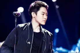 刚出道就恋爱？95后女团成员被曝新恋情，与大7岁男歌手传绯闻图片