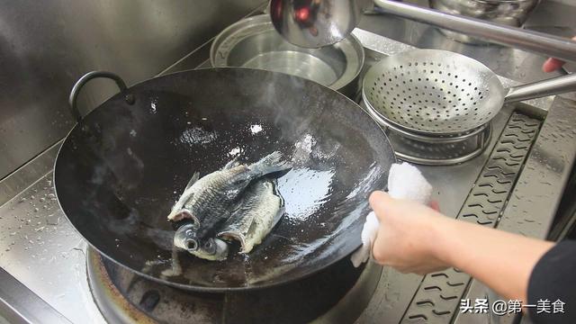 花胶鲫鱼汤图片 花胶鲫鱼汤图片高清大图