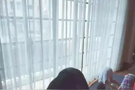 这三位Instagram上的瑜伽妈妈，带娃互动也太好看了图片