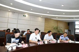 自贡市人大常委会监督视察全市法院服务保障法治化营商环境建设工作图片