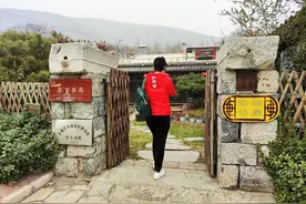 石家庄石窑小镇，在百年窑洞中读书品茶，在山端看群山环抱栈道路图片