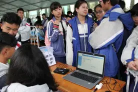 “理科但凡会点，谁还学文？”理科生嚣张言论，揭露背后心酸真相图片