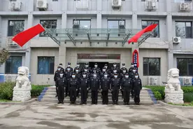 狠抓建设、强化实战，邯山区公安分局特警大队举行揭牌仪式图片