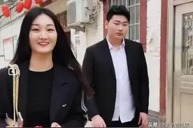 张晓磊点评陈亚男：开始就注定是个无花果，曾举报大衣哥偷税漏税图片
