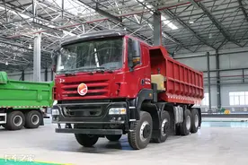4把差速锁，8X8驱动，还有什么烂路能拦住长征自卸车？图片