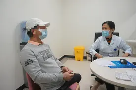 “气得胃疼”真是病！这名患者胃痛的“罪魁祸首”竟是情绪图片