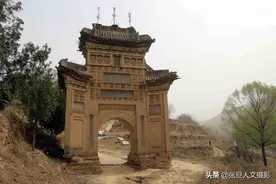 山西洪洞有一座皇帝赐的古牌坊，讲述了古代妇女一段凄惨的故事图片