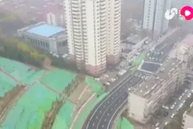 济南和平路东延今起通车，道路标志线、绿化带已完善，弯道需注意视频封面