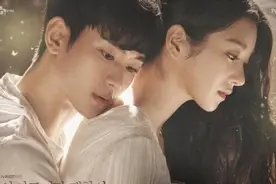 金秀贤-徐睿知主演新剧《虽然是精神病但没关系》官方海报图片