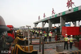 按轴收费后遗症：跳磅成司机必备技能，警惕长途超载死灰复燃图片