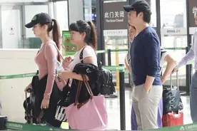 一双手保额超7亿，布加迪为其定制超跑，全球仅此一台图片